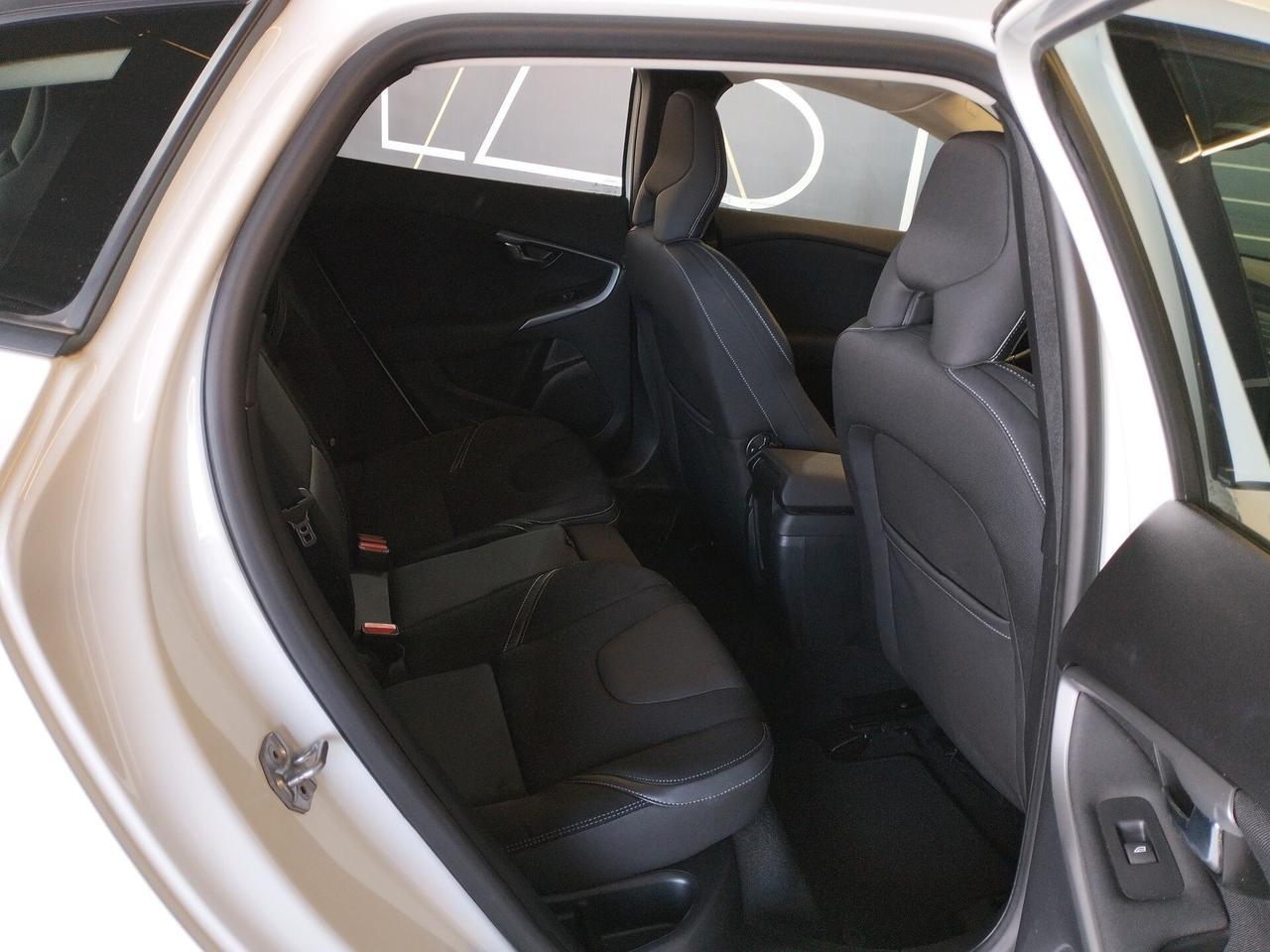 Volvo V40 1.5 t2 R-design geartronic my19
