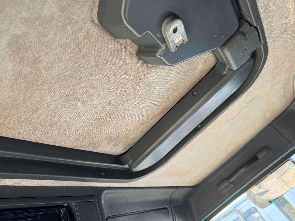 IVECO EuroCargo 75E17 Tector Air suspension Cassone