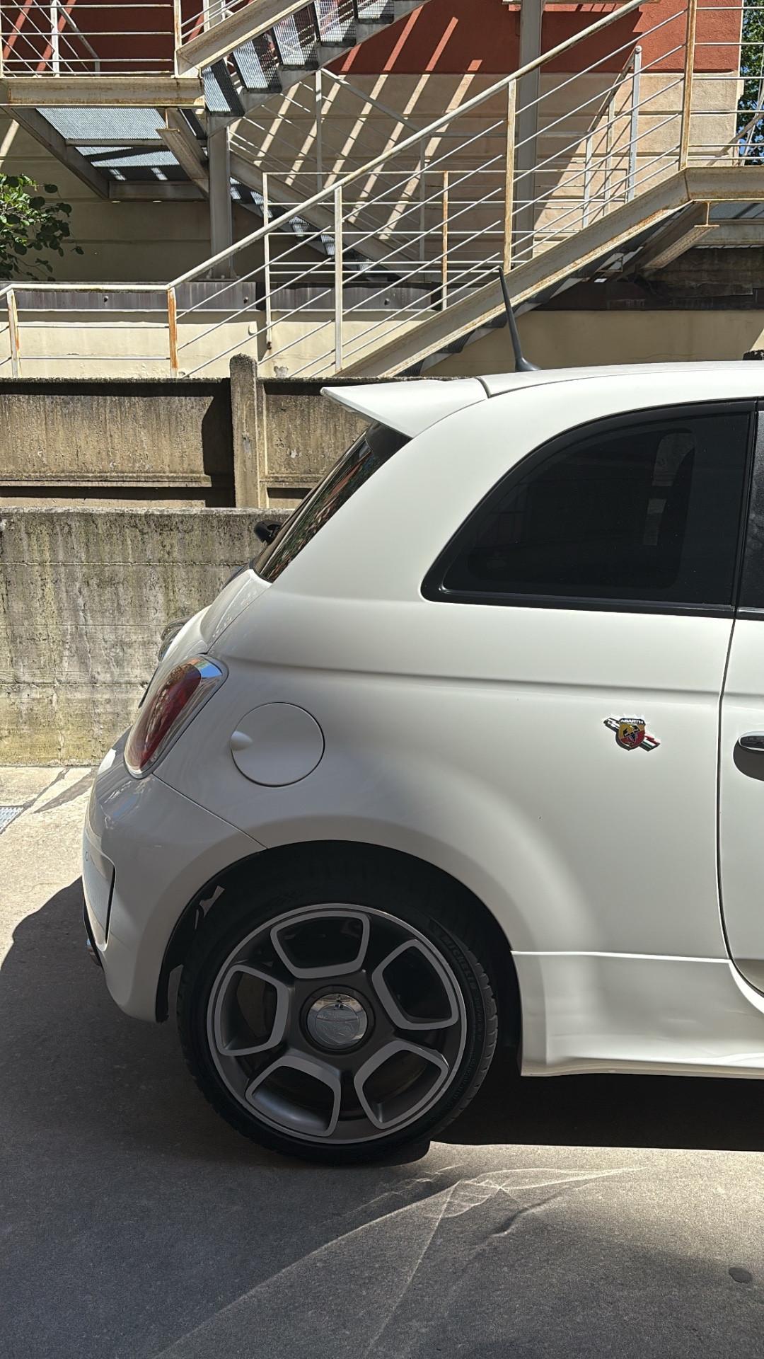 Abarth 500 1.4 Turbo T-Jet Custom