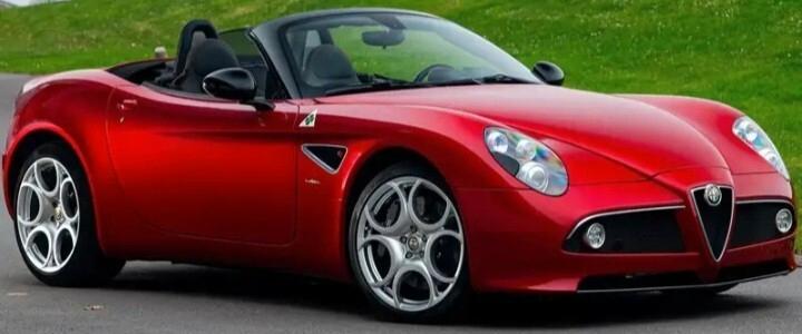 Alfa Romeo 8C Spider numerata solo 500 esemplari