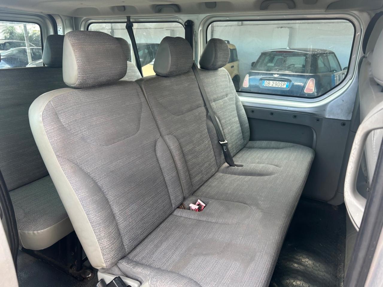 Renault Trafic T27 2.0 dCi/115 PC-TN Passenger 9 POSTI Confort