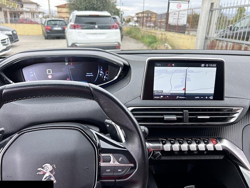 PEUGEOT 3008 1.2 benzina NAVI-AUTOMATICA