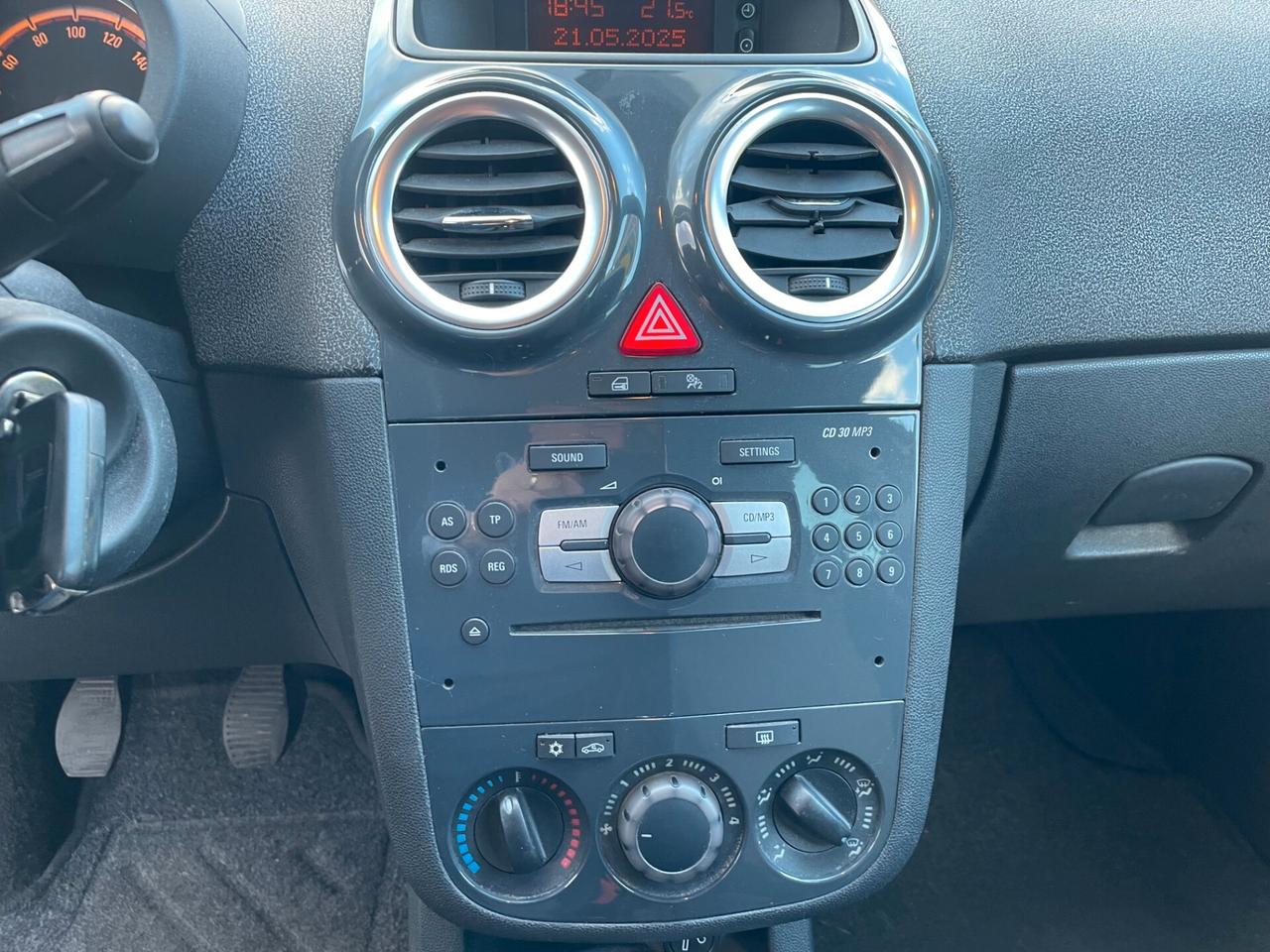 Opel Corsa 1.2 5 porte Cosmo