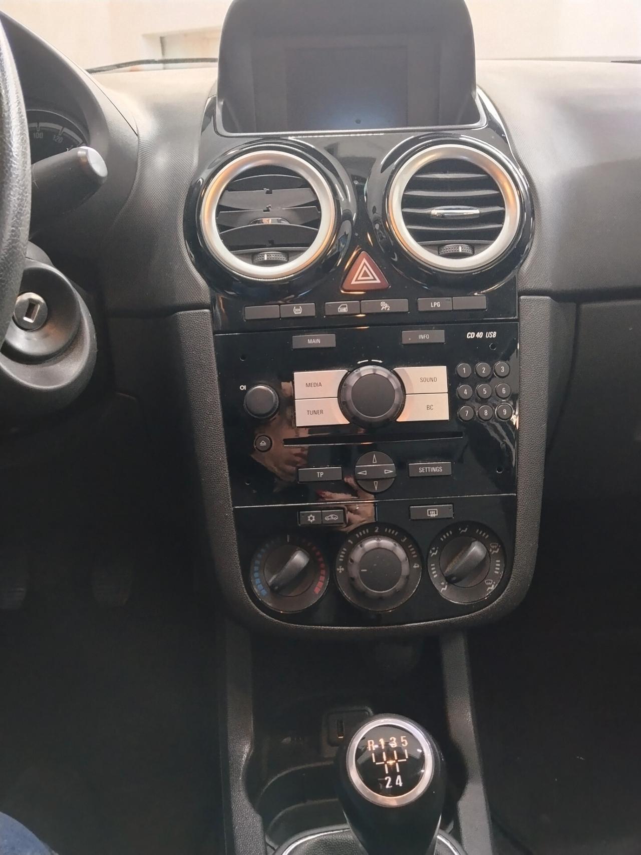 Opel Corsa 1.2 bnz/GPL 2015 CON GARANZIA