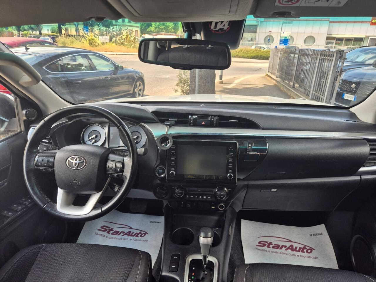 Toyota Hilux 2.4 D-4D A/T 4WD 4 porte Double Cab Lounge