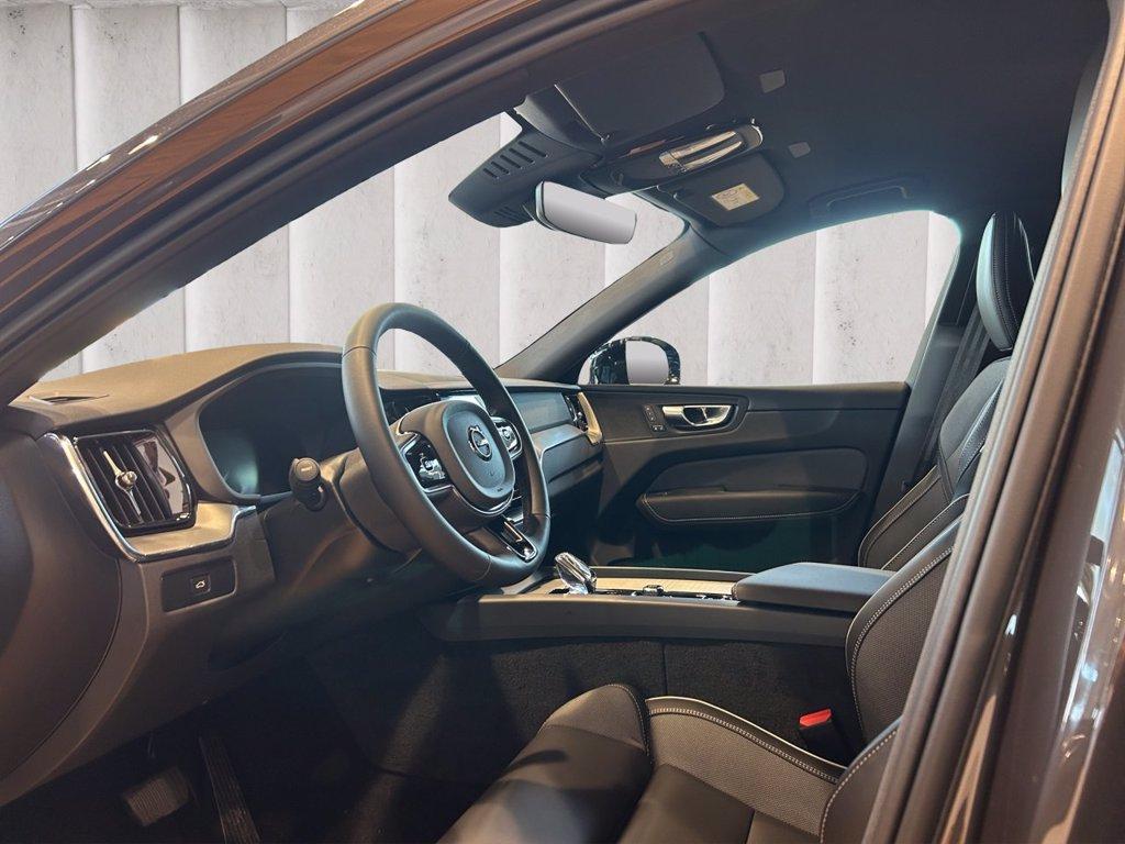VOLVO XC60 2.0 b4 Plus Dark awd auto del 2025