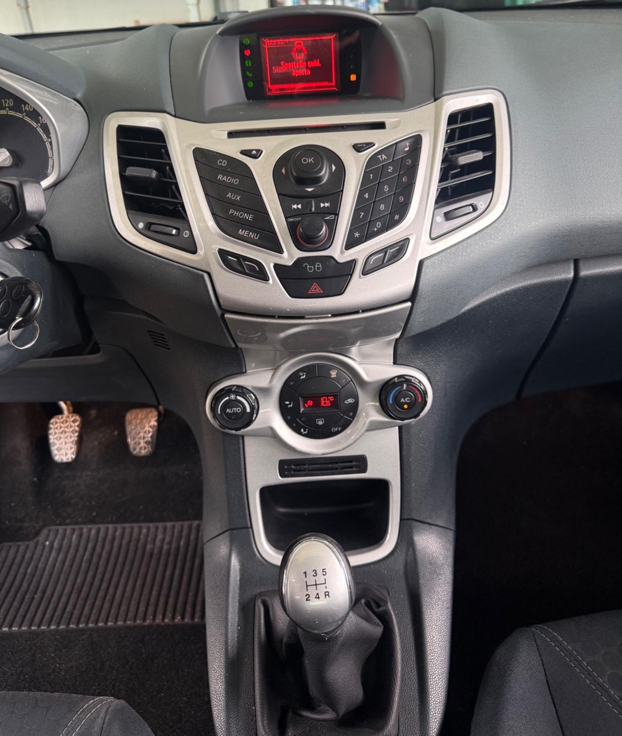 Ford Fiesta Diesel titanium 1.4 TDCi NEOPATENTATI