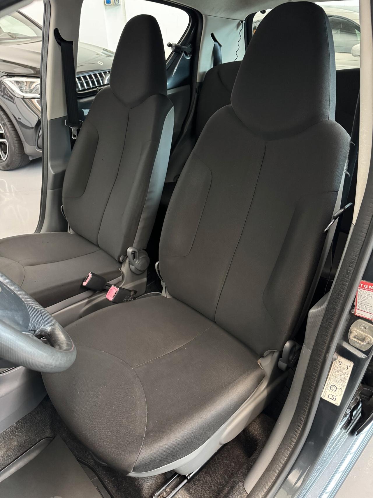 Toyota Aygo 5p 1.0cc 68cv benzina manuale OK Neopatentati
