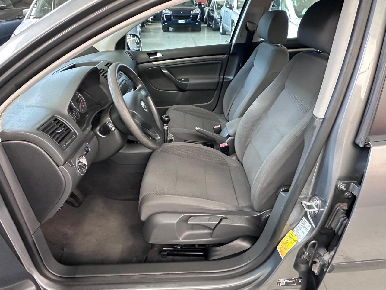 Volkswagen Golf 1.6 16V FSI 5p. Comfortline