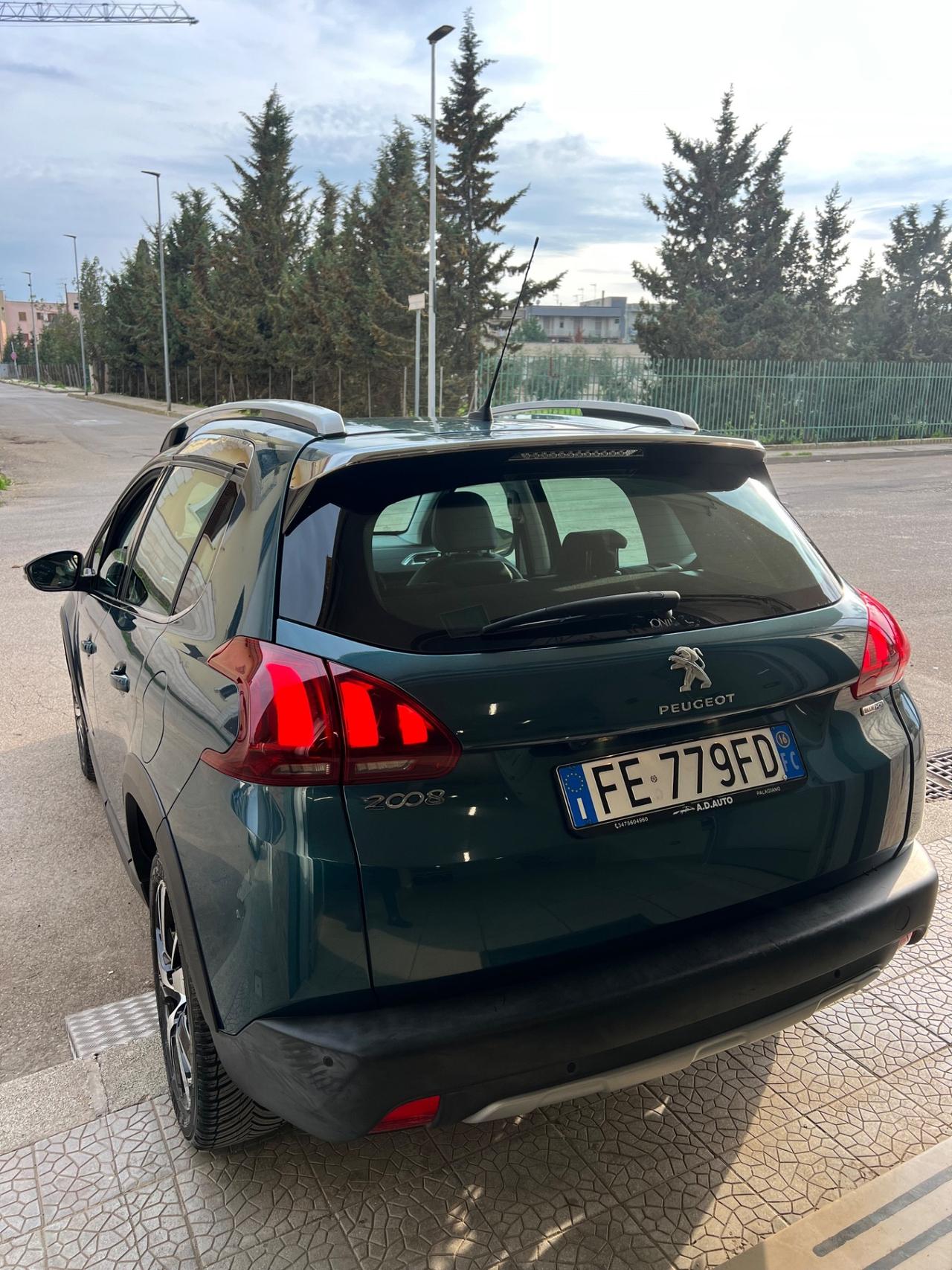 Peugeot 2008 BlueHDi 100 Allure
