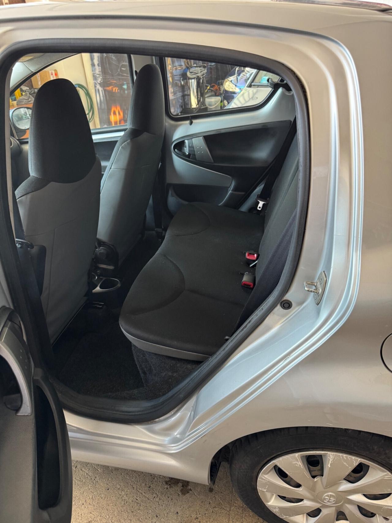 Toyota Aygo 1.0 12V VVT-i 5 porte Cool Soda Connect