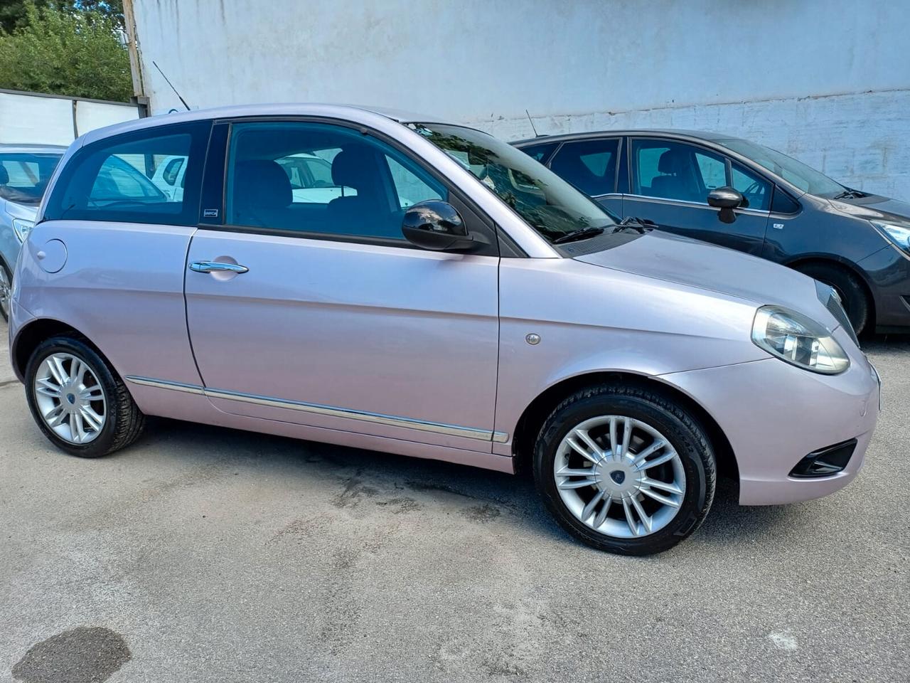 Lancia Ypsilon Unyca GPL - 2011