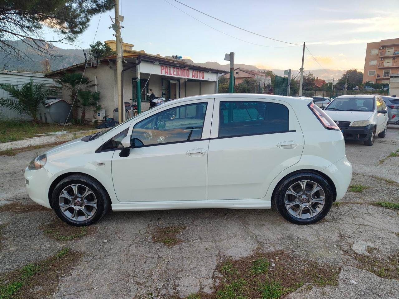 Fiat Punto 1.3 MJT II 85CV PASSAGGIO E 12 MESI GARANZIA