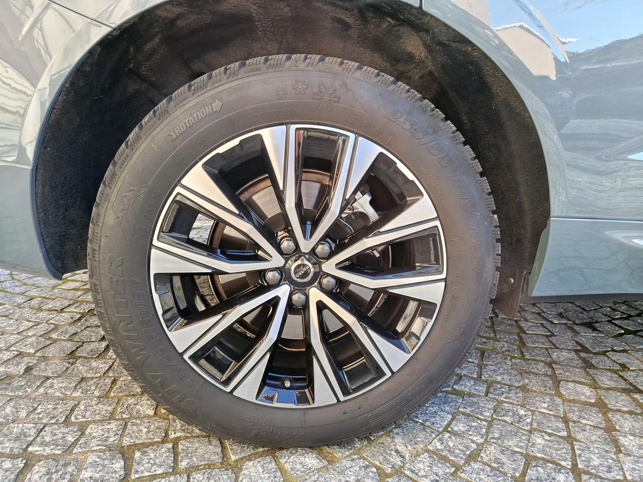 Volvo XC 60 Plus Dark 2.0 B4 MHEV #9159