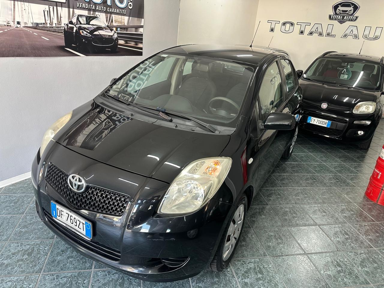 Toyota Yaris 1.0 5 porte Sol
