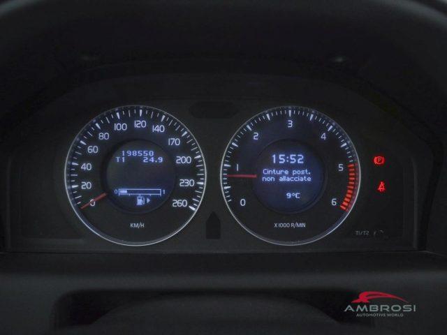 VOLVO XC60 2.4 D 175 CV FWD Momentum - PER OPERATORI DEL SETT