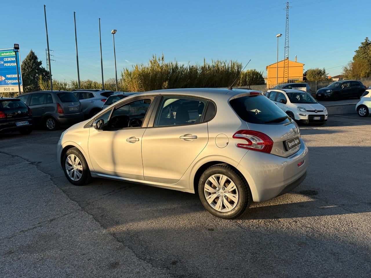 Peugeot 208 1.4 HDi 68 CV 5 porte Allure