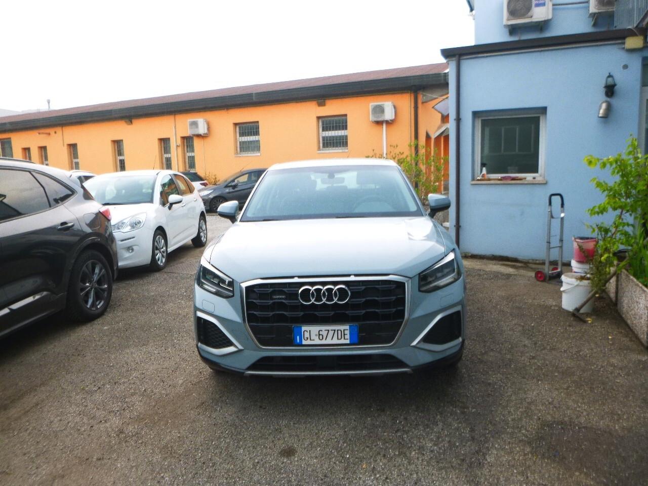 Audi Q2 35 TDI quattro S tronic Identity Black