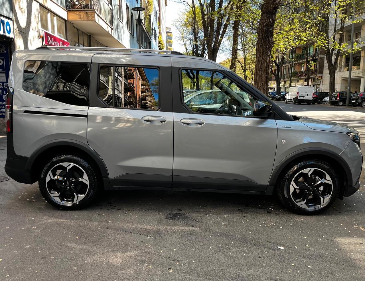 Ford Tourneo Courier 1.0 EcoBoost active