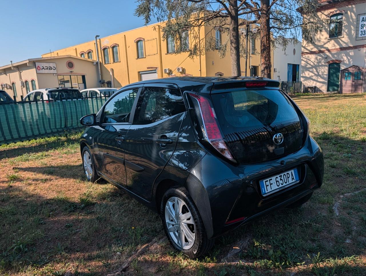 Toyota Aygo 1.0 VVT-i 69 CV 5 porte x-play MMT