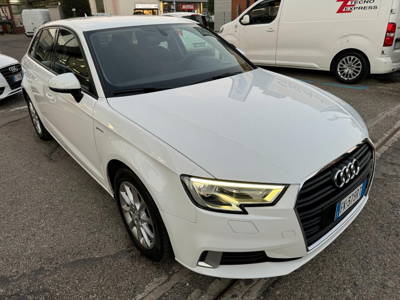 Audi A3 Sportback 1.4 tfsi g-tron Sport 110cv,CLIMA,17,XEN