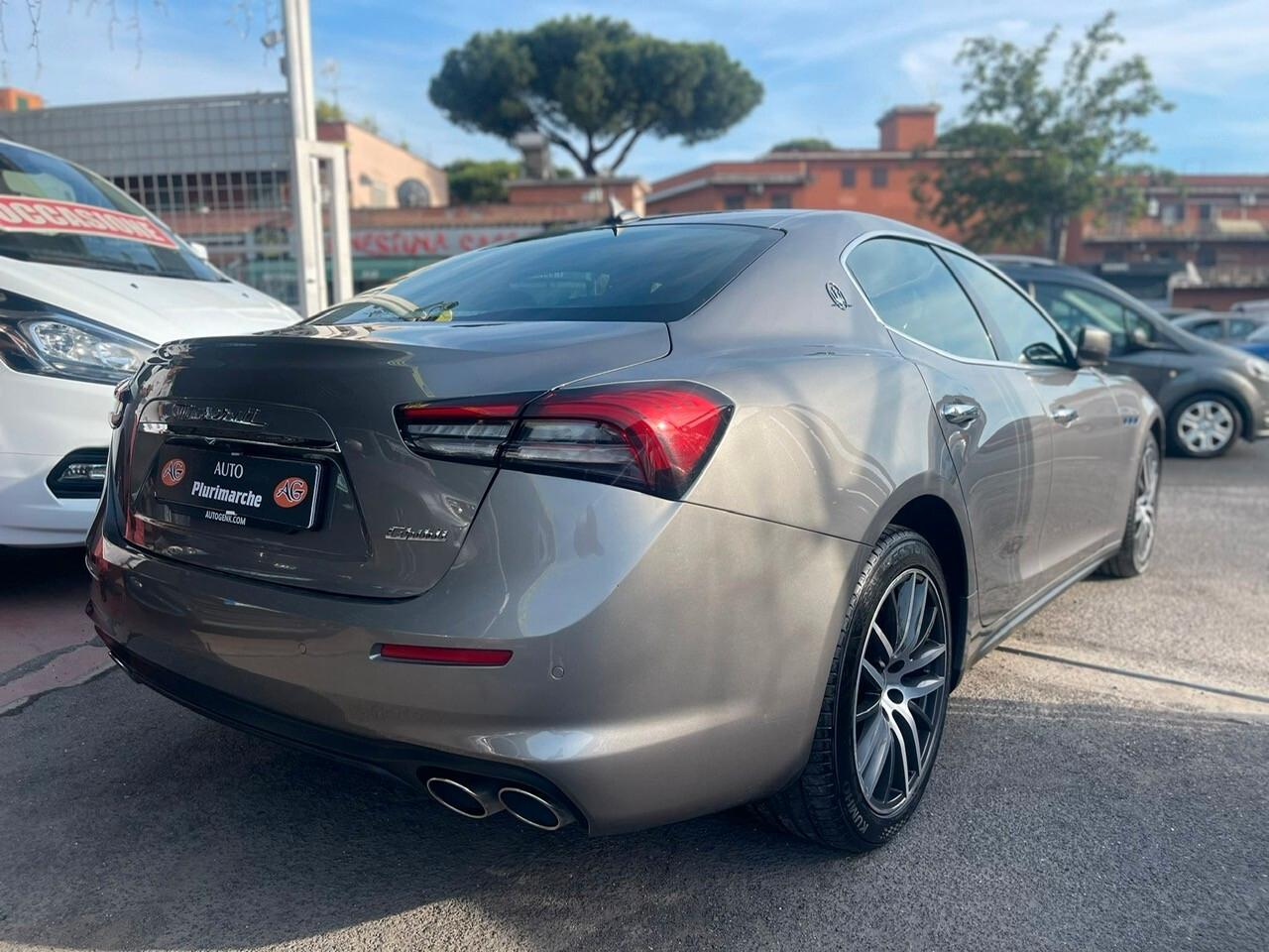 Maserati Ghibli 330 CV MHEV GT