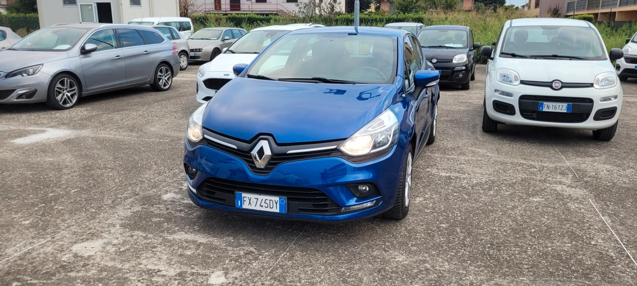 Renault Clio TCe 12V 90 CV 5 porte Moschino Life