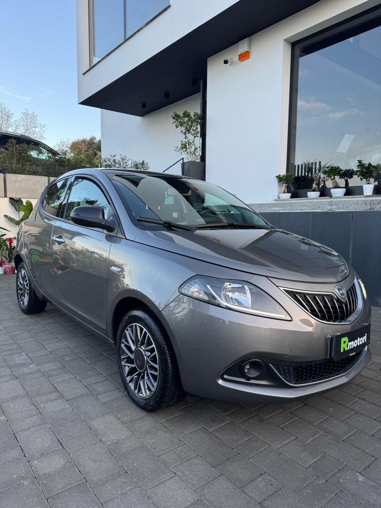 Lancia Ypsilon 1.0 FireFly 5 porte S&S Hybrid Gold