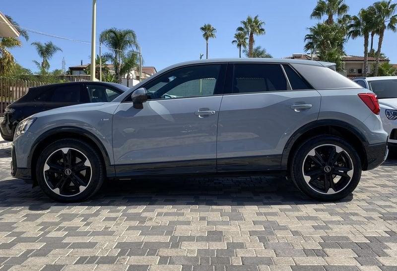 Audi Q2 S Line interno ed esterno 2.0 TDI 150CV s-tronic 35