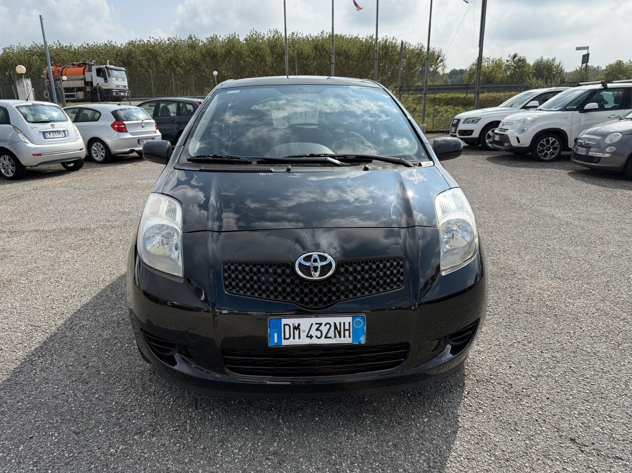 Toyota Yaris 1.0 5 porte