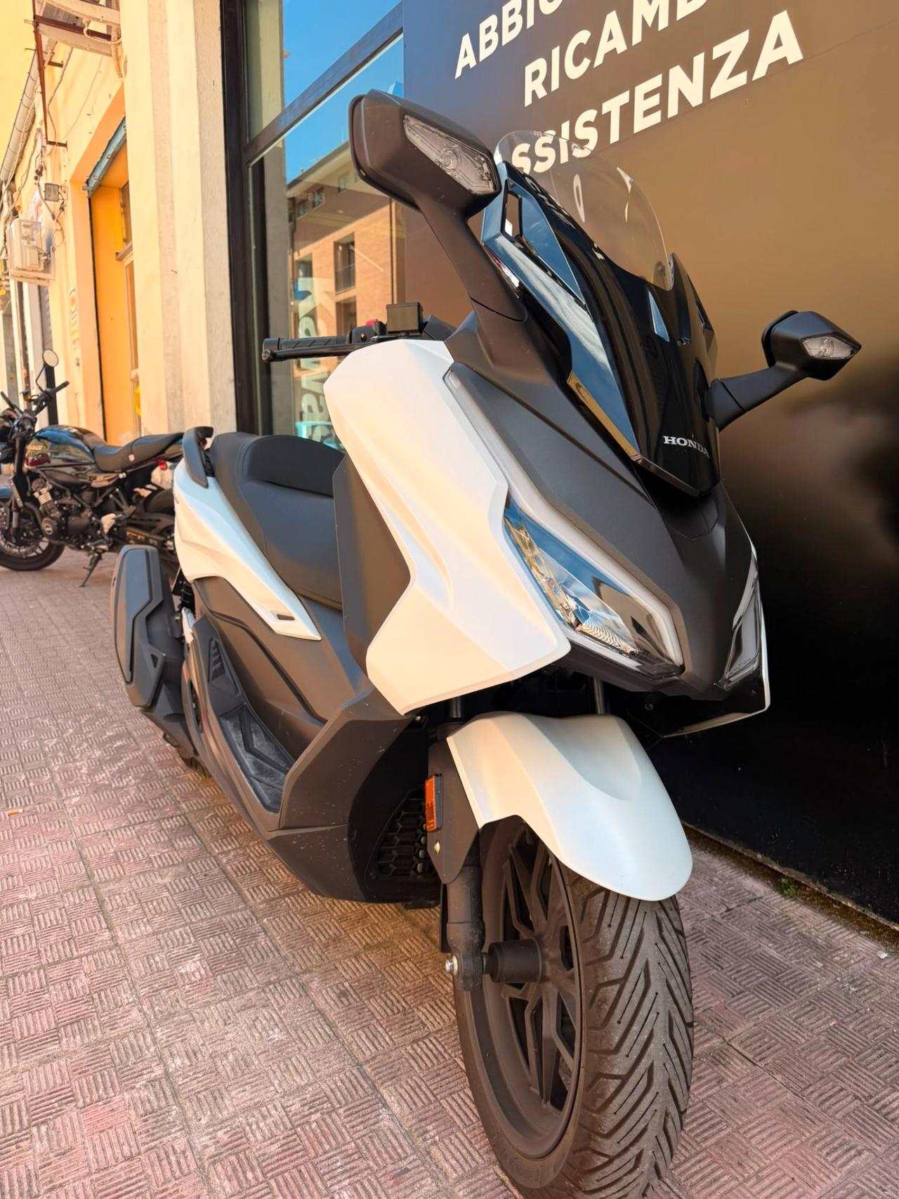 Honda Forza 350