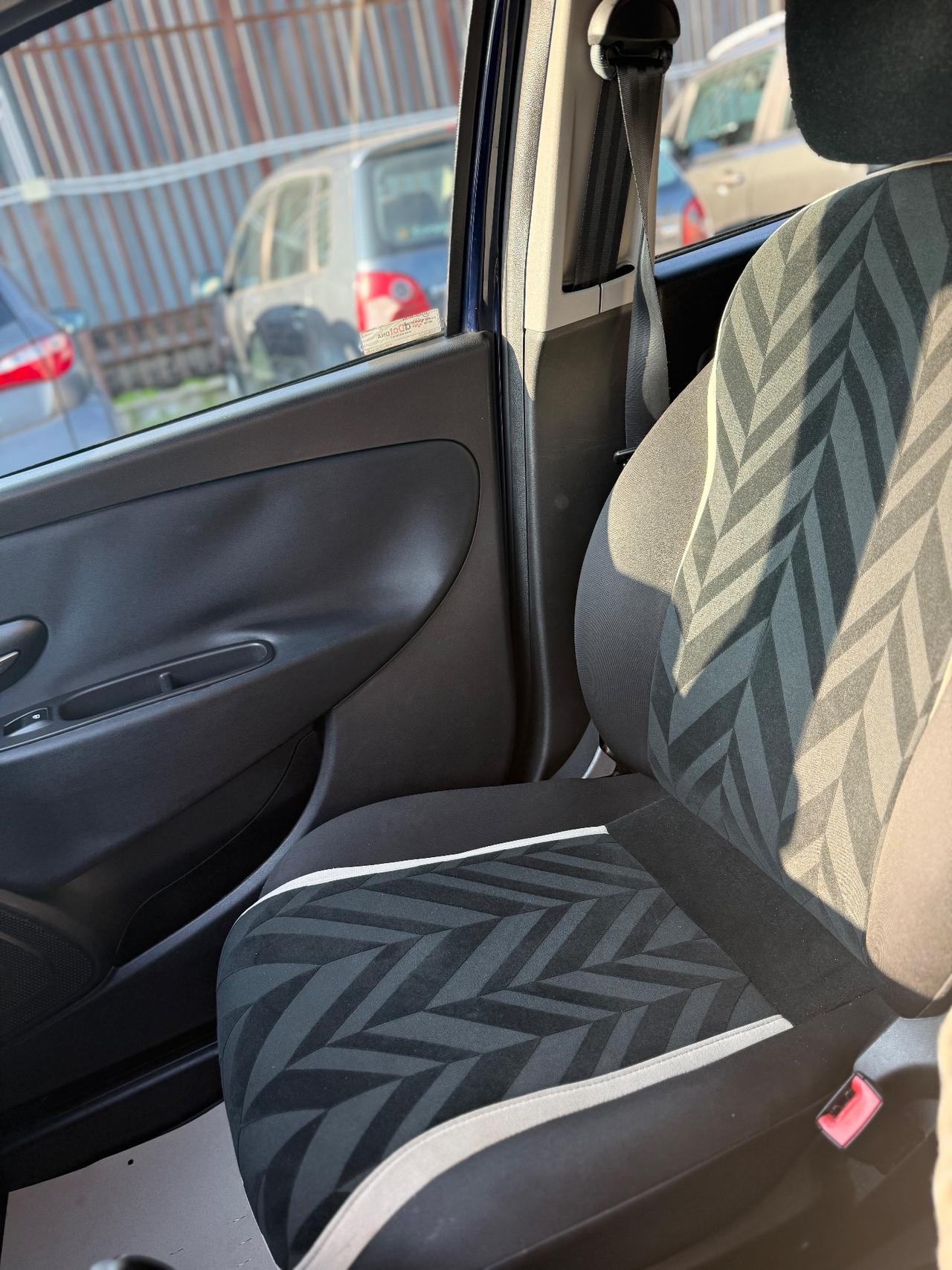 Lancia Ypsilon 1.2 69 CV 5 porte Mya