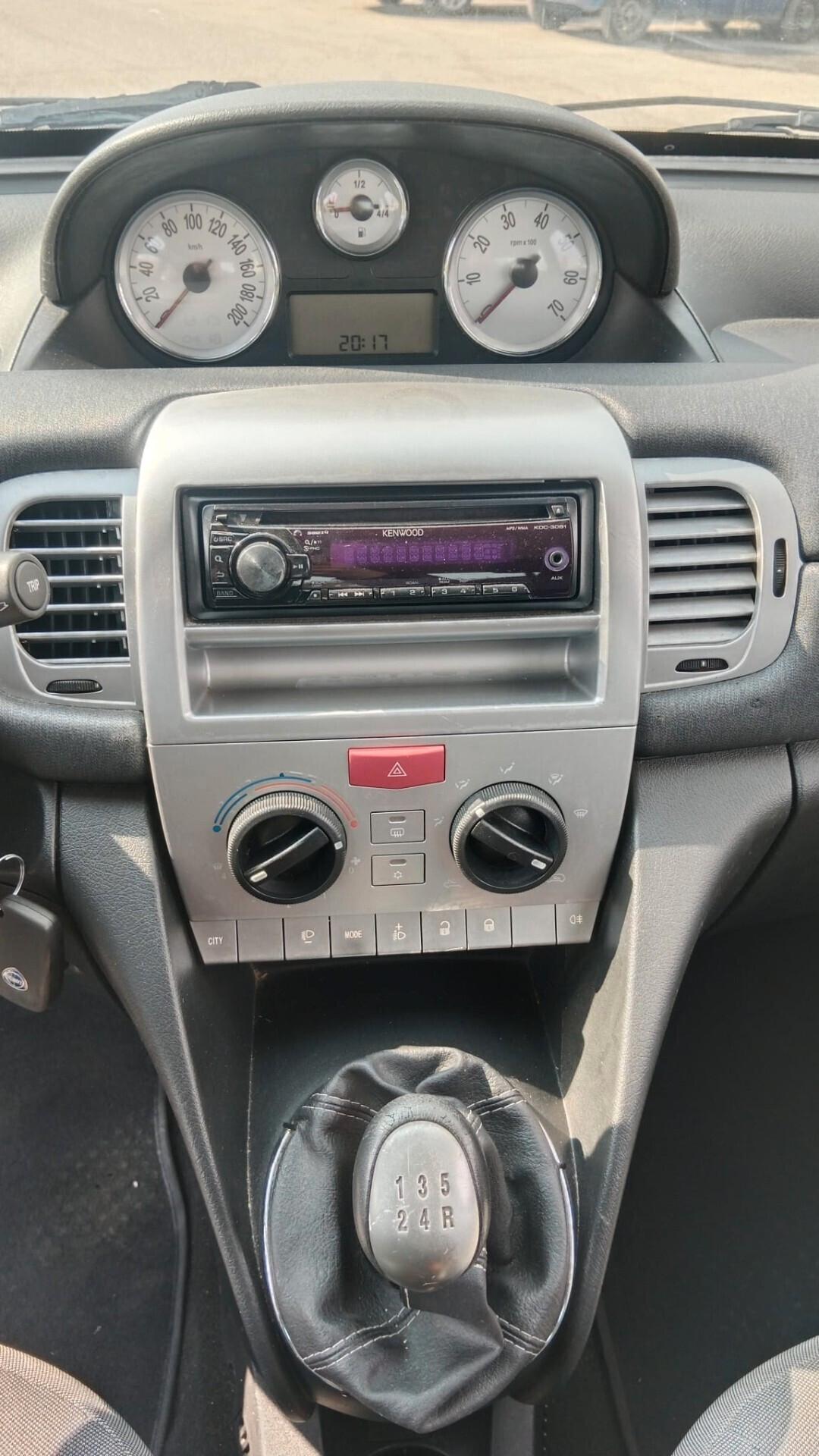 Lancia Ypsilon 1.4 Oro