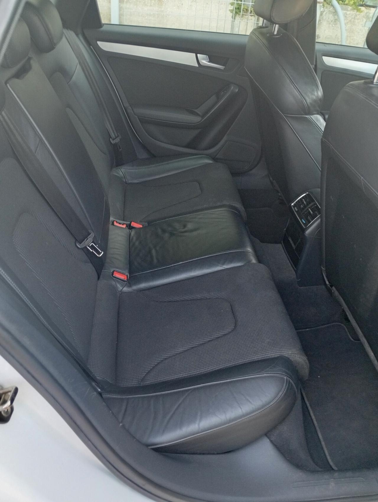 Audi A4 Avant 2.0 TDI 143CV F.AP. Ambiente S.line Interno Esterno