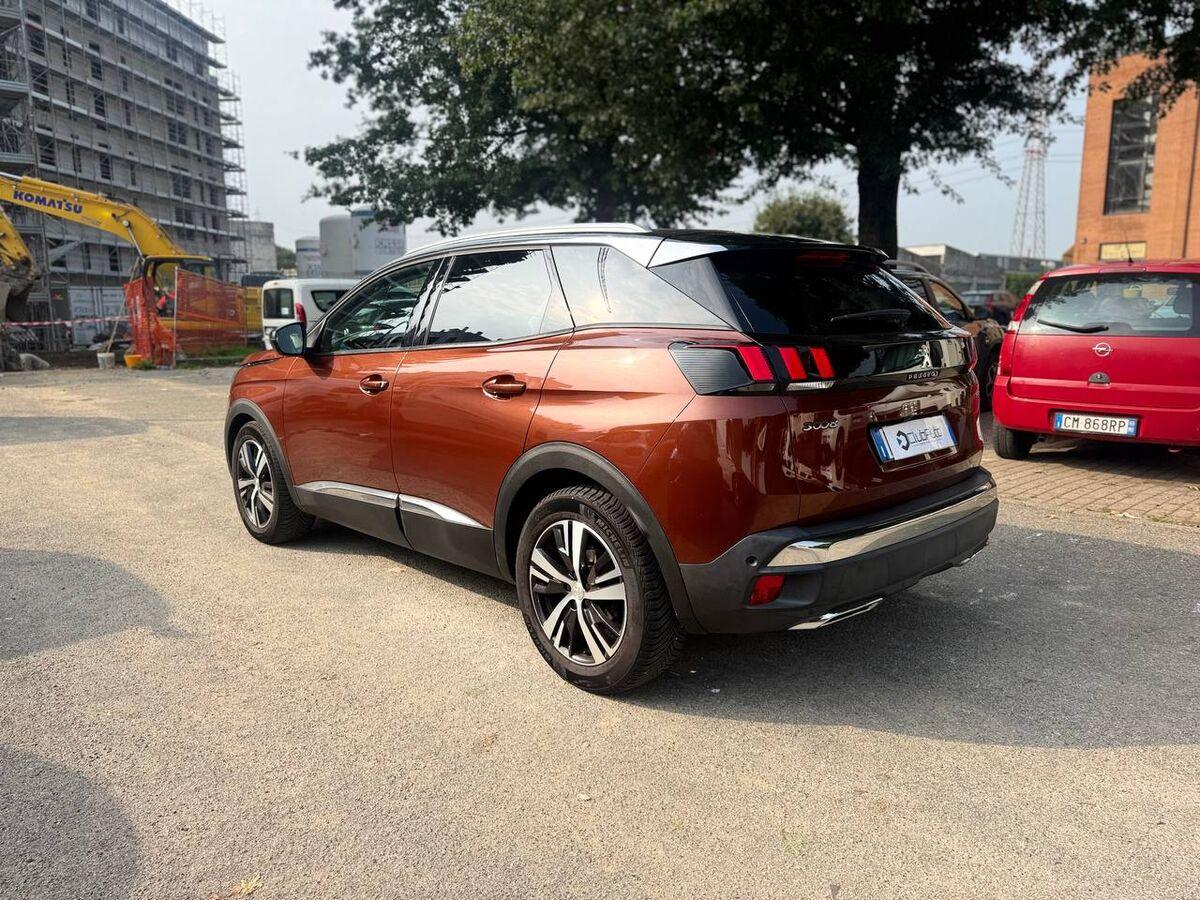 Peugeot 3008 1.2 pt t Active s&s 130cv