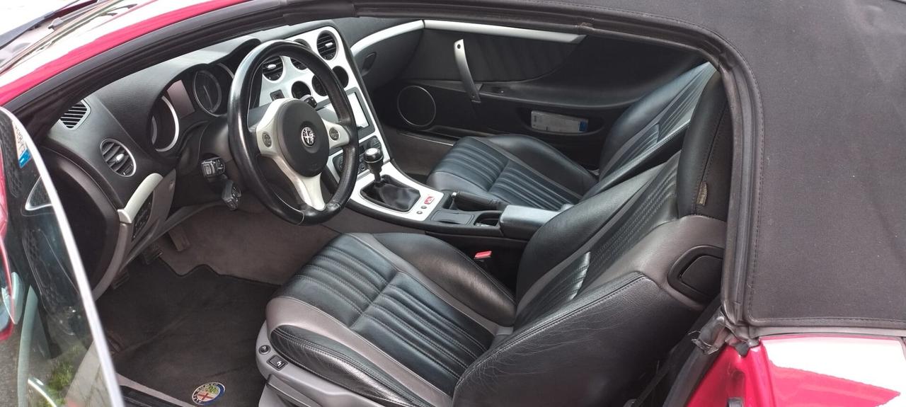 Alfa Romeo Spider 3200 V6