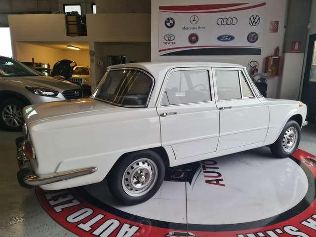 Alfa Romeo Giulia Nuova Super 1300