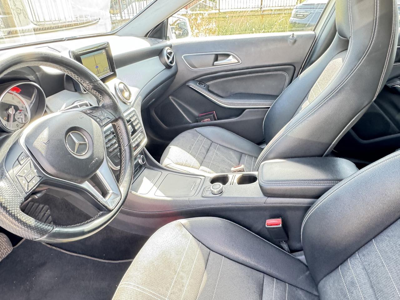 MERCEDES-BENZ GLA 200CDI PREMIUM PER NEOPATENTATI