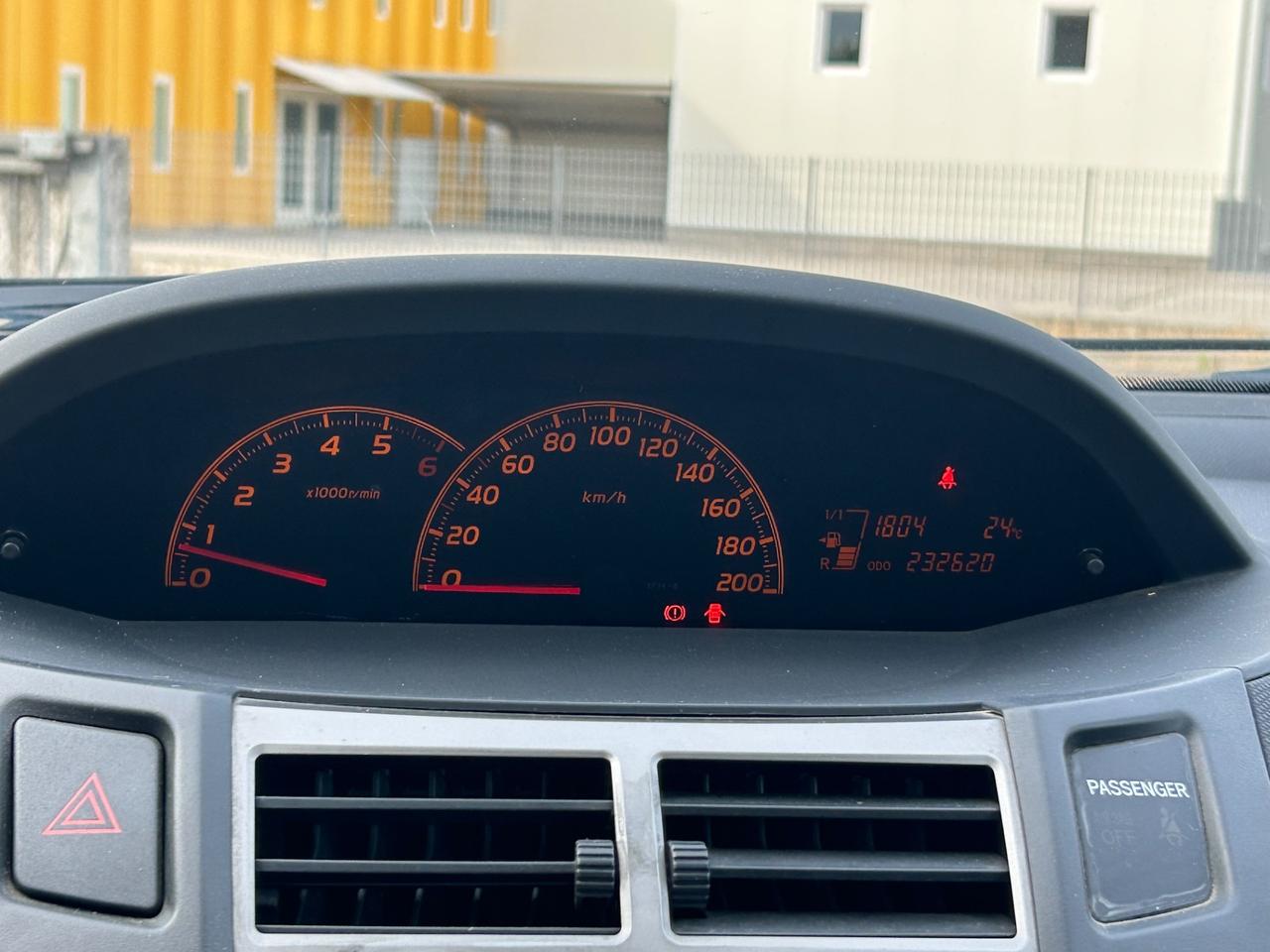 Toyota Yaris 1.4 D-4D DPF 5 porte Sol