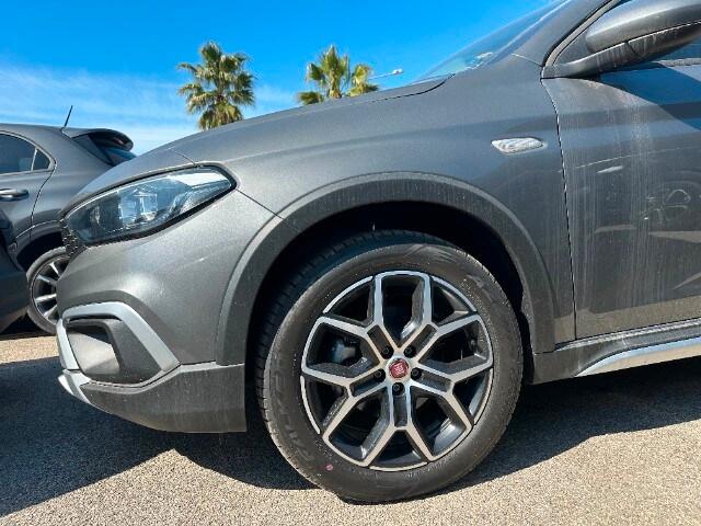 FIAT Tipo 1.5 Hybrid DCT SW Cross