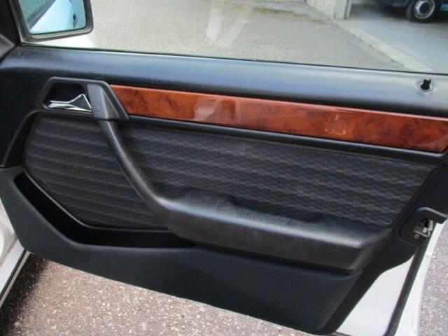 Mercedes-benz 200 E