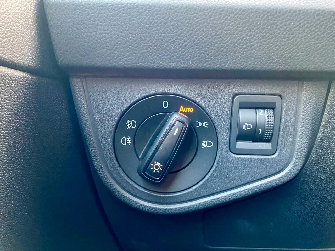 Volkswagen Taigo 1.0 tsi R-Line 110cv dsg UNICO PROPRIETARIO