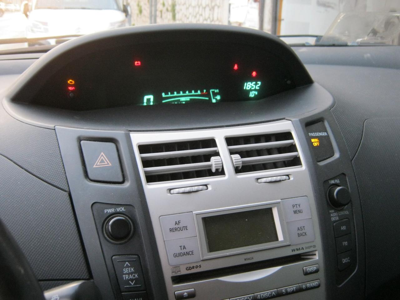 Toyota Yaris 1.0 3 porte Sol