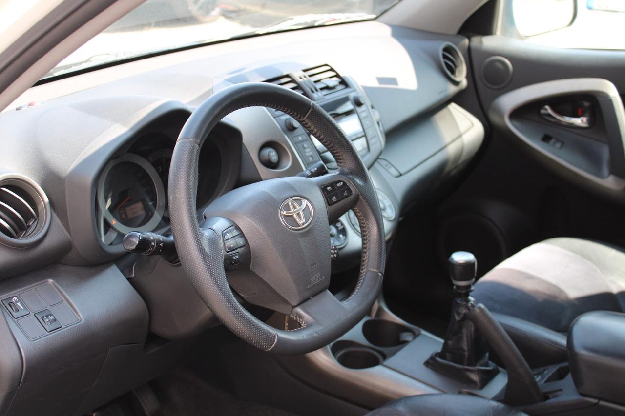 Toyota RAV 4 RAV4 2.2 D-4D 150 CV DPF Luxury