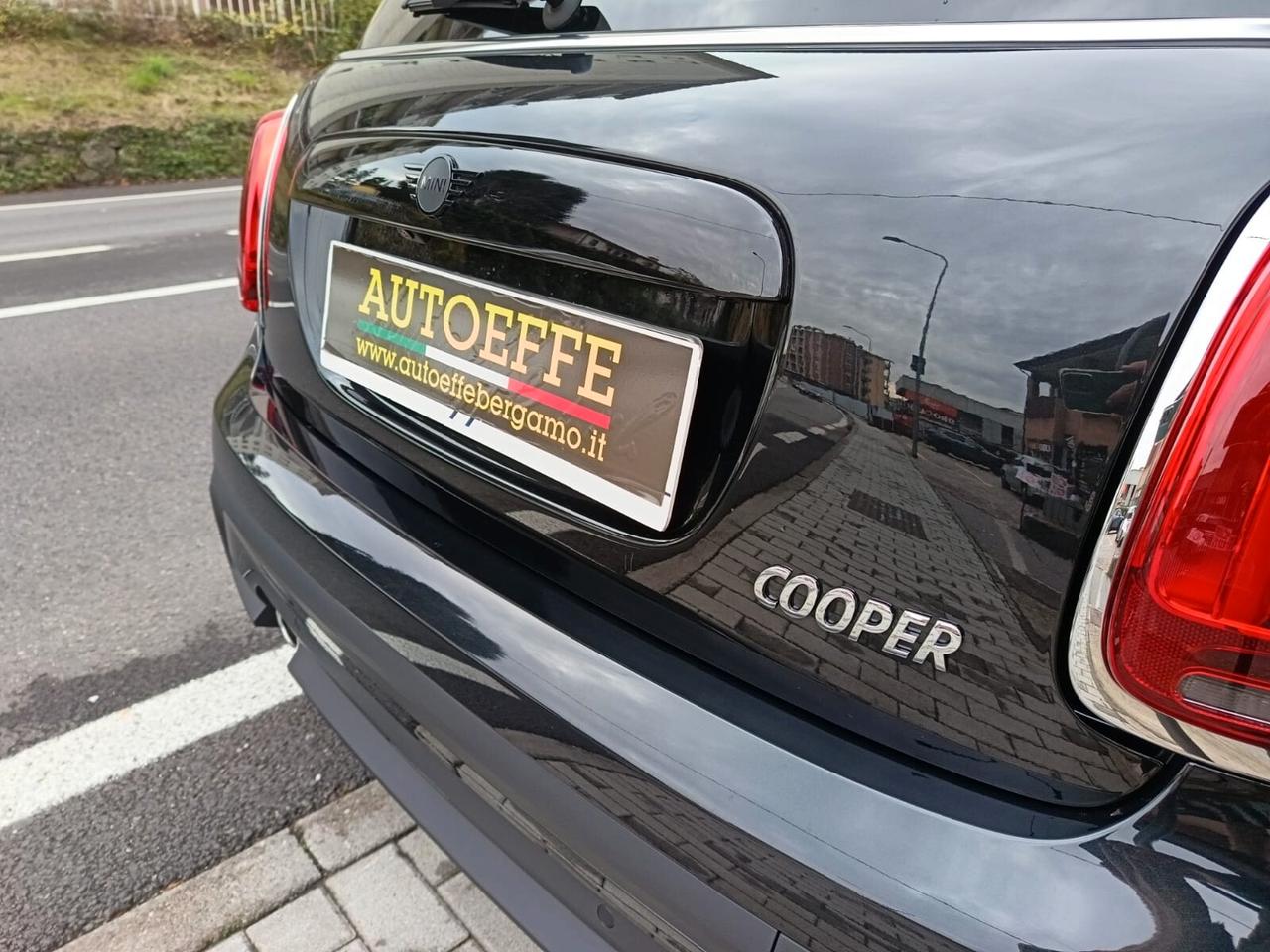 Mini 1.5 COOPER *6.400 KM*, NAVI, LED, UNICOPROPRIETARIO