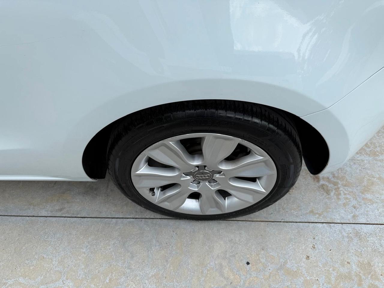 Audi A1 1.6 TDI 90CV -3 PORTE- AMBITION