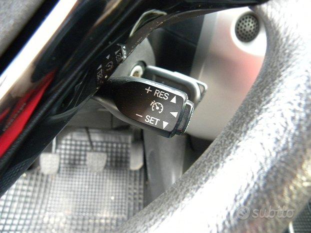 Citroen C1 VTi 68 5 porte Shine CLIMA BLUETOOTH MULTIFUNZIONE NEO PATENTATI