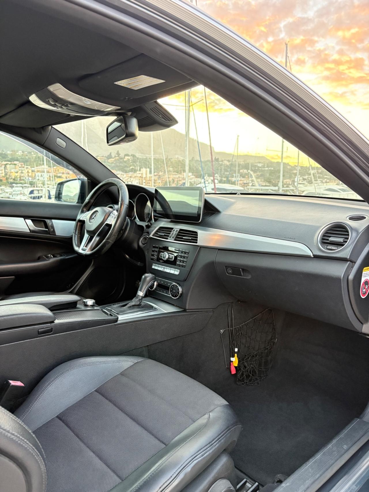 Mercedes-benz C 220 CDI BlueEFFICIENCY Avantgarde