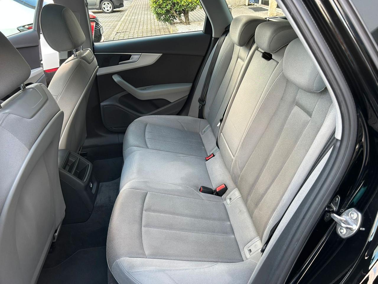 Audi A4 allroad Quattro 40 2.0 tdi mhev quattro 204cv TETTO