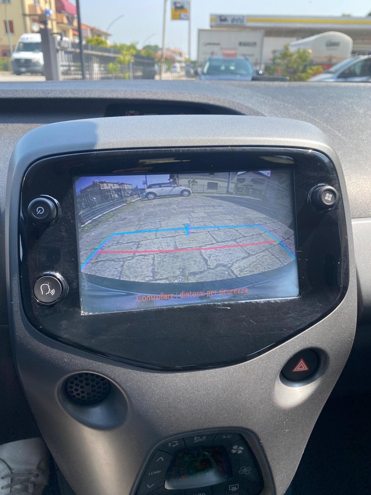 Toyota Aygo Connect 1.0 VVT-i 72 CV 5 porte x-clusiv